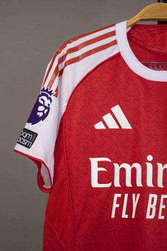 طقم ارسنال الاساسي 2025/2026