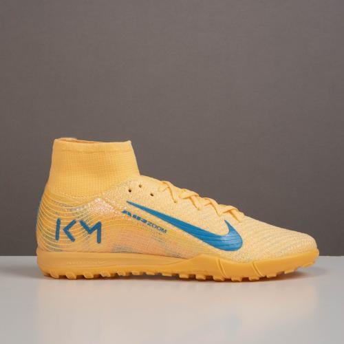 جزمة كرة قدم Nike