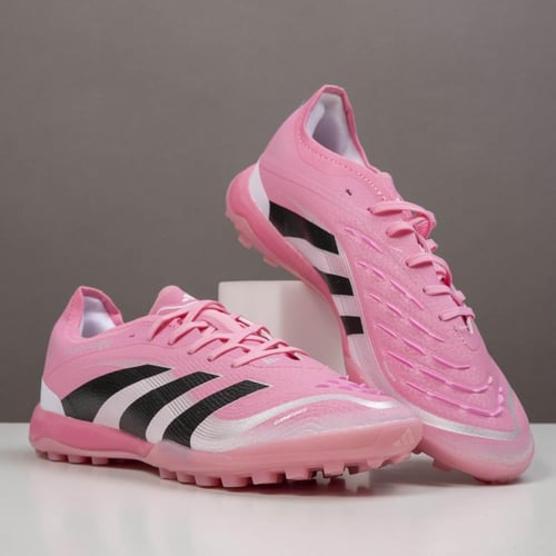 جزمة كرة قدم Adidas