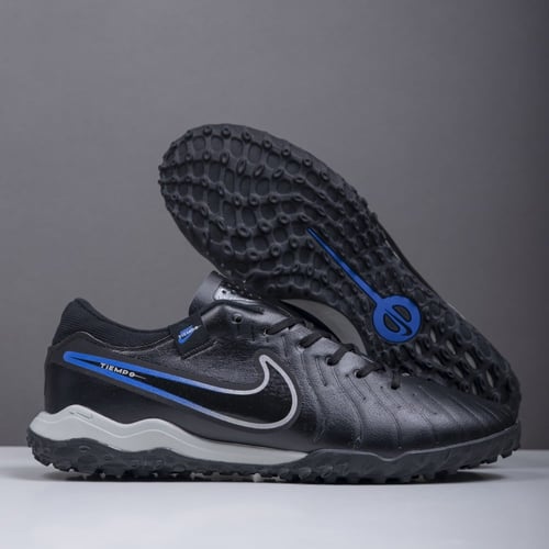 جزمة كرة قدم Nike