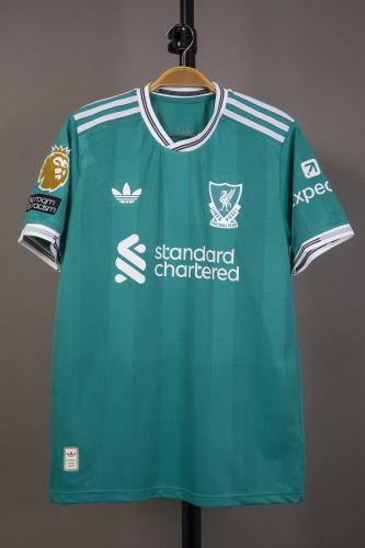 قميص ليفربول الاحتياطي 2025/2026