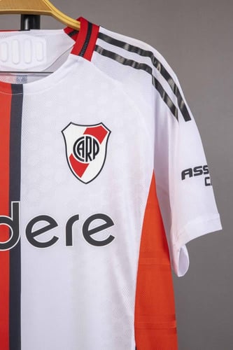 طقم ريفر بليت الاساسي 2025/2026