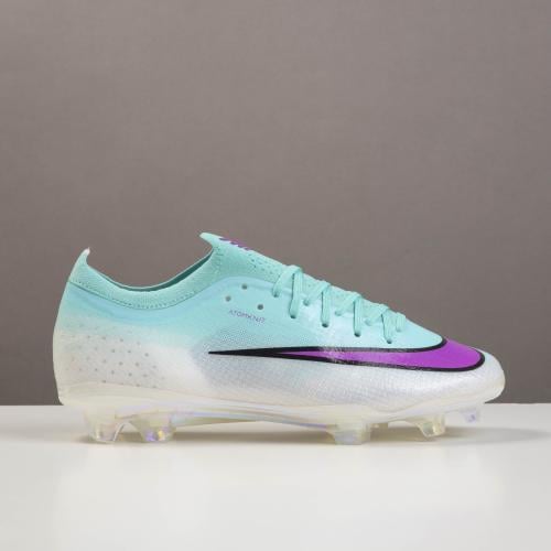 جزمة كرة قدم Nike