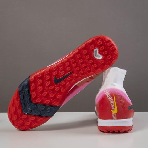 جزمة كرة قدم Nike