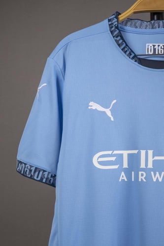 طقم مانشستر سيتي الاساسي 2024/2025