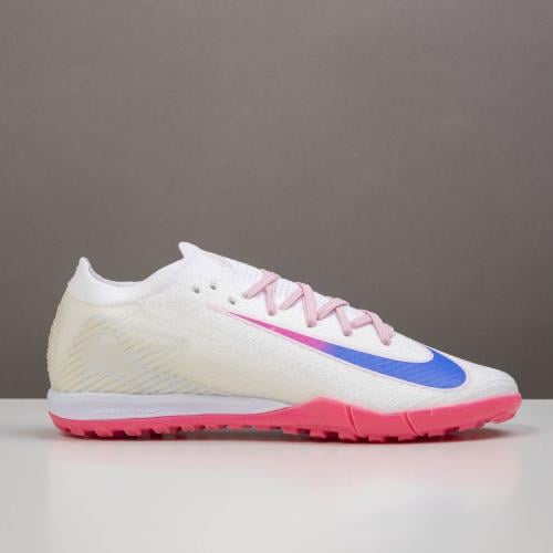 جزمة كرة قدم Nike