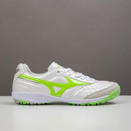 جزمة كرة قدم Mizuno