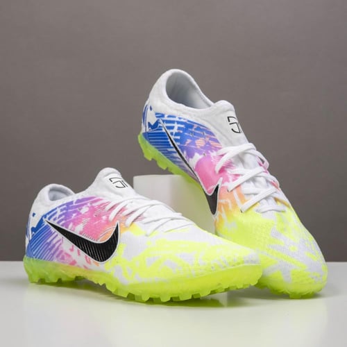 جزمة كرة قدم Nike