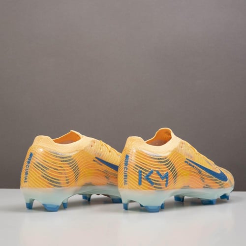 جزمة كرة قدم Nike