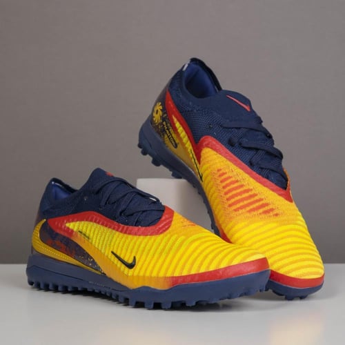 جزمة كرة قدم Nike