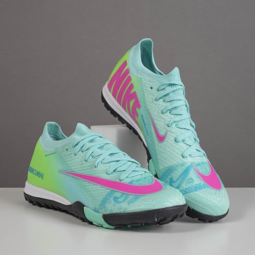 جزمة كرة قدم Nike