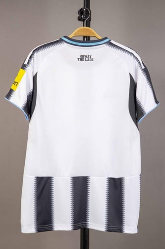 طقم نيوكاسل الاساسي 2025/2026