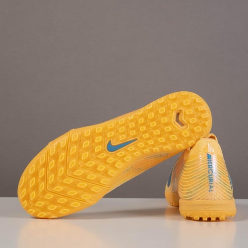 جزمة كرة قدم Nike