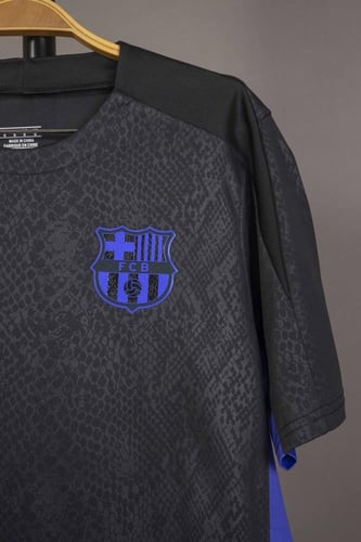 طقم برشلونة الاحتياطي 2025/2026