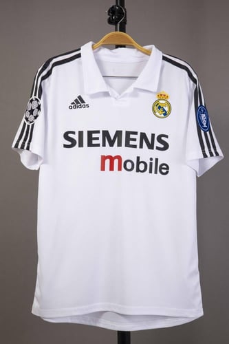 طقم ريال مدريد كلاسيكي 2002