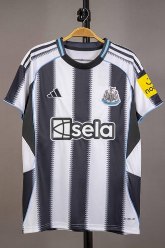 طقم نيوكاسل الاساسي 2025/2026