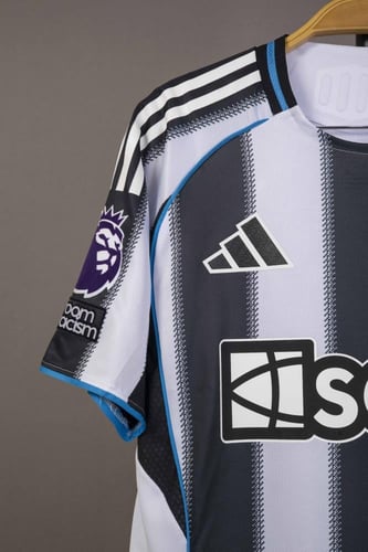 طقم نيوكاسل الاساسي2025/2026