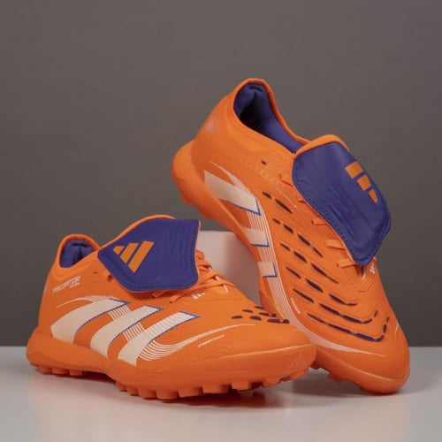 جزمة كرة قدم Adidas