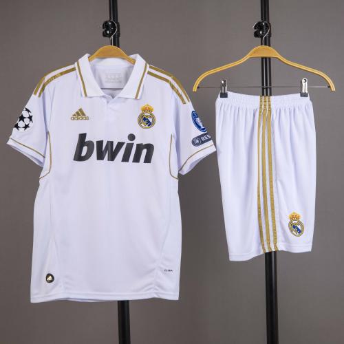 طقم ريال مدريد 2013