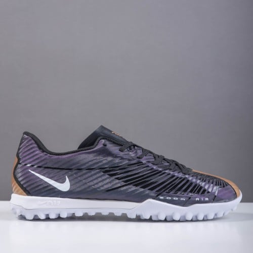 جزمة كرة قدم Nike