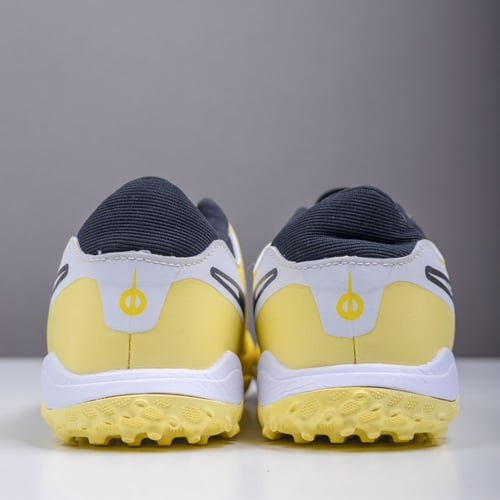 جزمة كرة قدم Nike