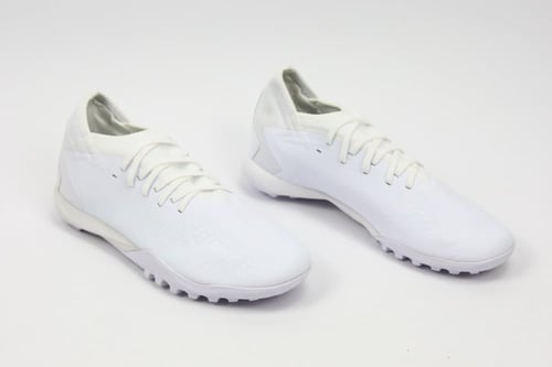 جزمة كرة قدم Adidas