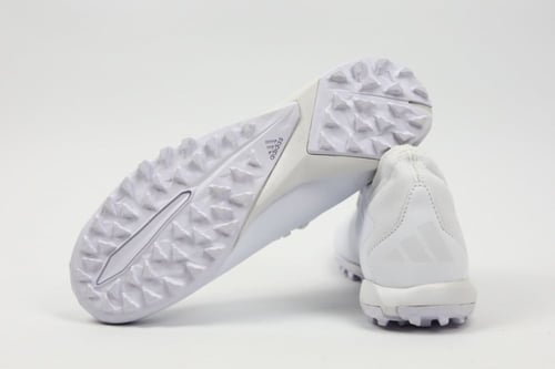 جزمة كرة قدم Adidas