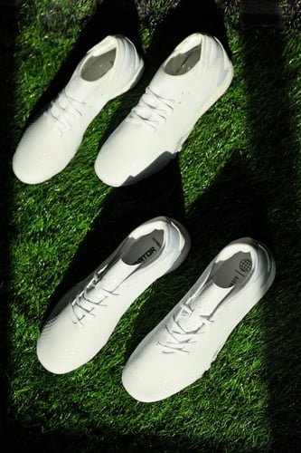 جزمة كرة قدم Adidas