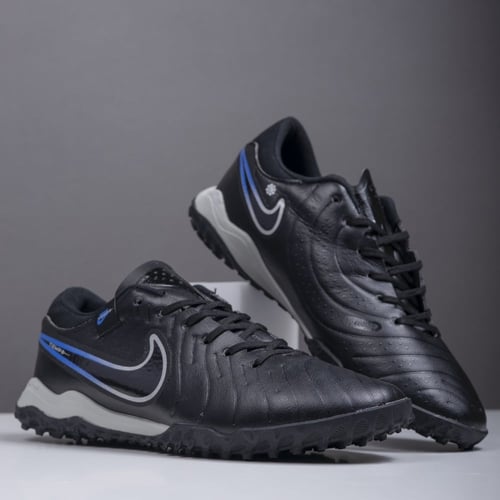 جزمة كرة قدم Nike