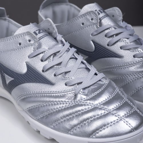 جزمة كرة قدم