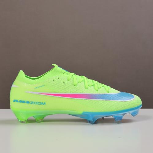 جزمة كرة قدم Nike