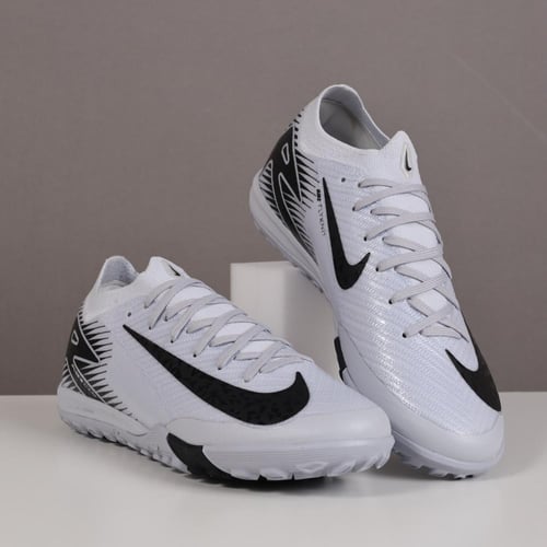 جزمة كرة قدم Nike