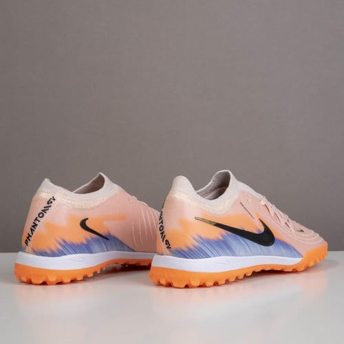 جزمة كرة قدم Nike