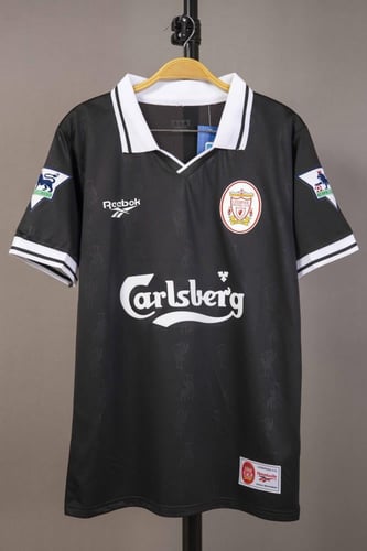 طقم ليفربول الكلاسيكي