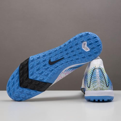 جزمة كرة قدم Nike