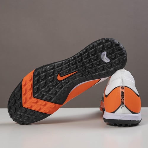 جزمة كرة قدم Nike