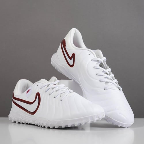 جزمة كرة قدم Nike