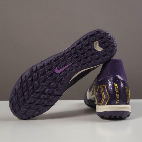 جزمة كرة قدم Nike