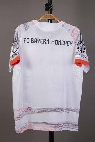 طقم بايرن ميونخ الاحتياطي 2025/2026