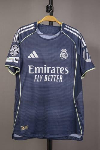 قميص ريال مدريد الاحتياطي 2026/2025