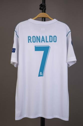 قميص ريال مدريد كلاسيك