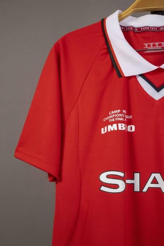 طقم مانشيستر يونايتد كلاسيكي