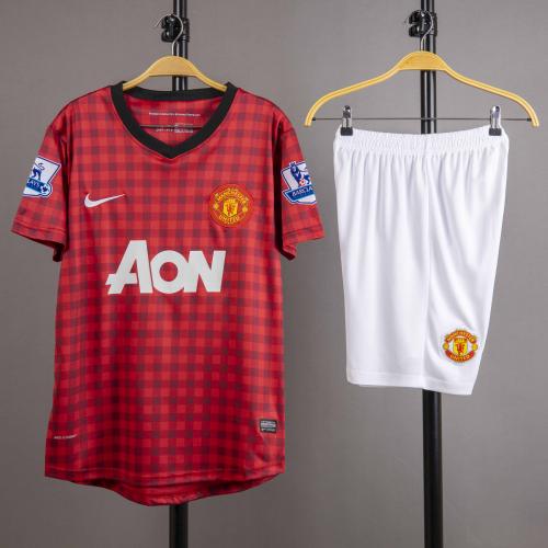 طقم مانشستر يونايتد 2012/2013