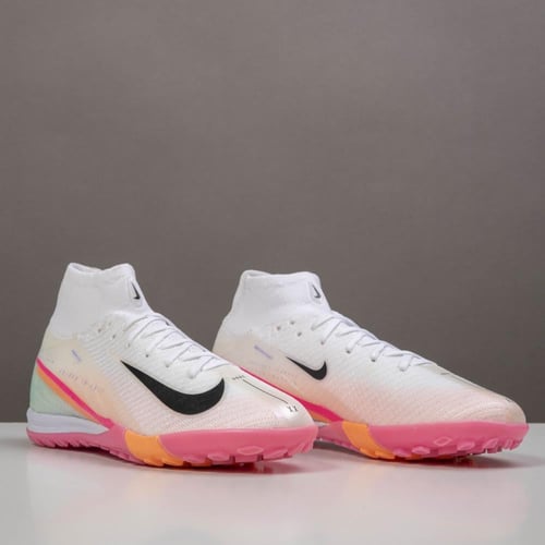 جزمة كرة قدم Nike
