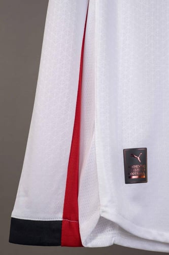 طقم ميلان الاحتياطي 2026/2025