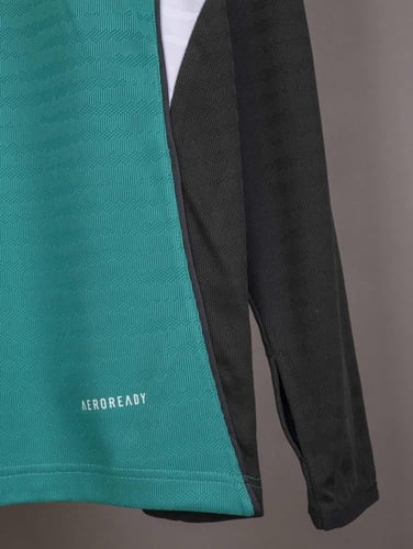 طقم تمارين ليفربول 2025/2026