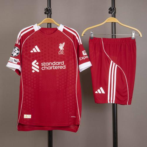 طقم ليفربول الاساسي 2025/2026