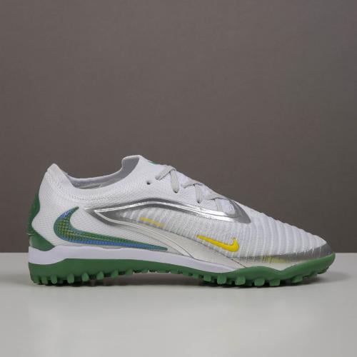جزمة كرة قدم Nike