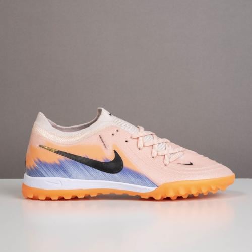 جزمة كرة قدم Nike