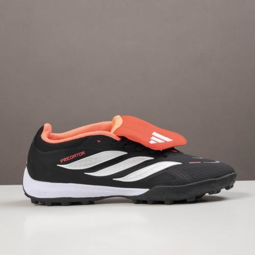جزمة كرة قدم Adidas